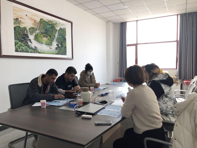 酒精棉片包裝機(jī)已成功通過國外客戶上門驗(yàn)收！